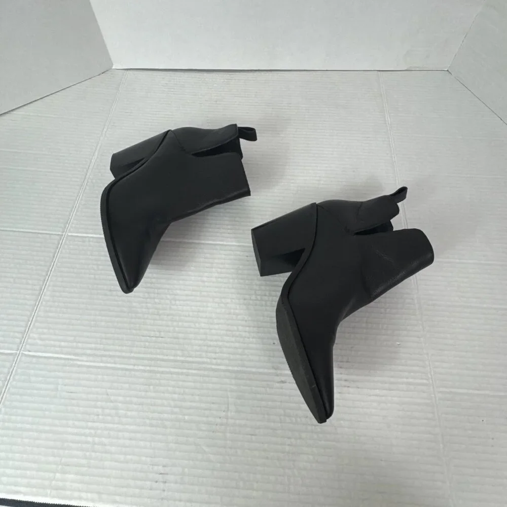 Lisa Vicky Mega Bootie Women's 7M‎ Black Pebbled Leather EUC